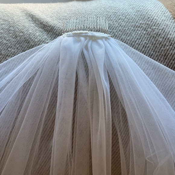 Laudae Santorini ivory wedding dress - size 12 - Picture 10 of 12